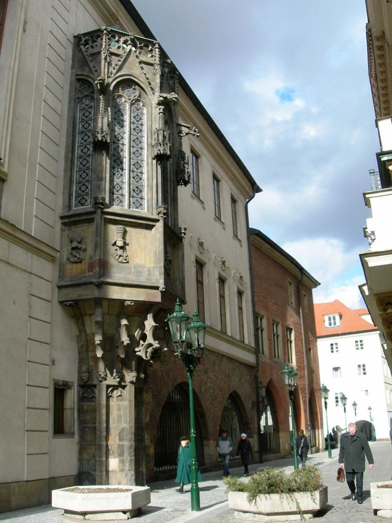 Az egyetem régi épülete (Wikipédia)