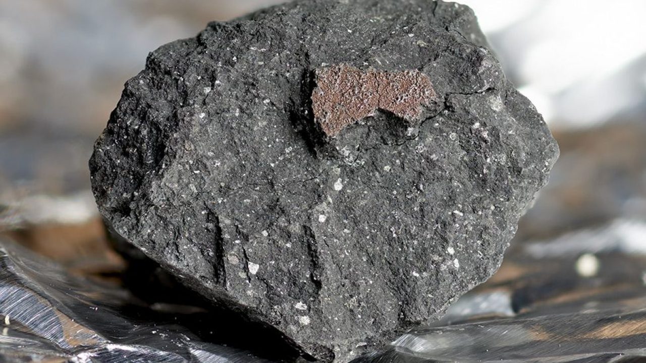 Még a meteorit porát is összesöpörték egy fogkefével
