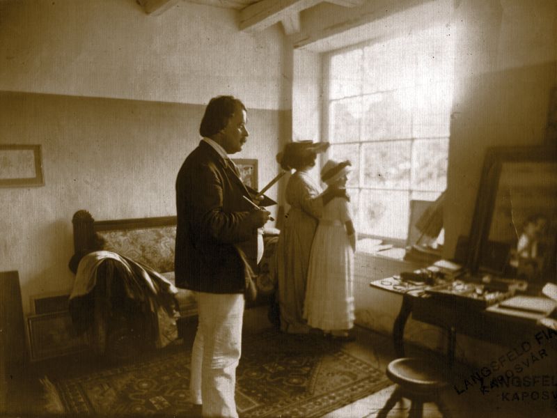 Lazarine Anellával és Rippl-Rónai Józseffel a kaposvári műteremben 1912 (2552) - Rippl-Rónai Megyei Hatókörű Városi Múzeum, CC BY
