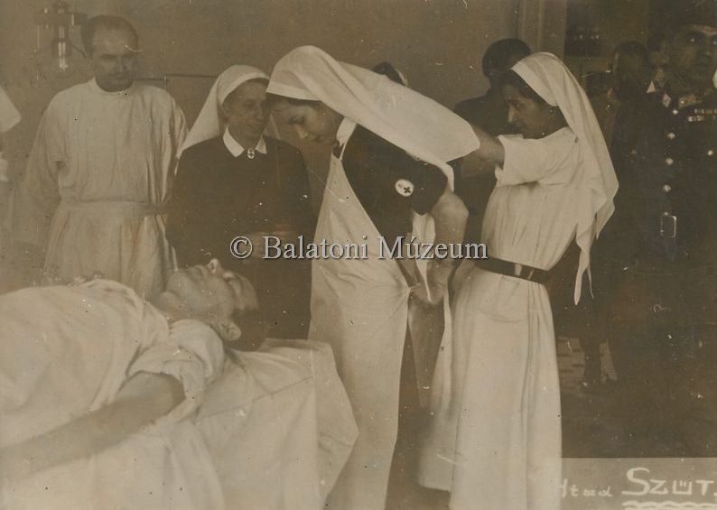 Horthy Istvánné vöröskeresztes ápolónőként - Balatoni Múzeum, CC BY-NC-ND