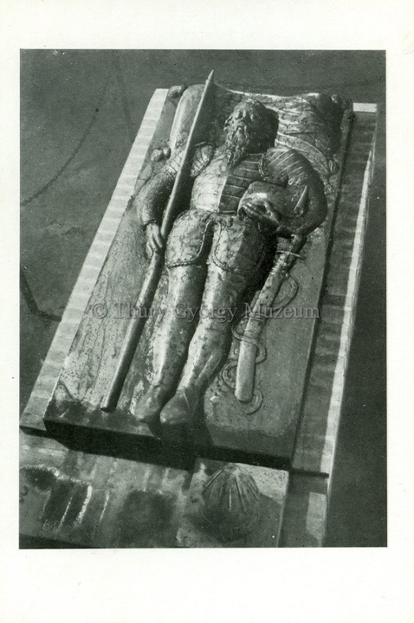 Dobó István vörösmárvány sírköve az egri várban - Thúry György Múzeum, CC BY-NC-ND