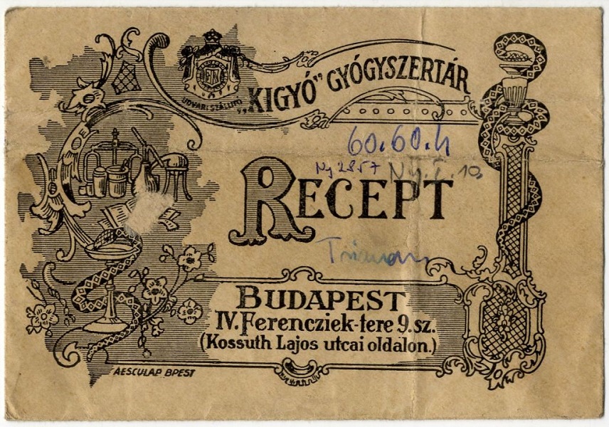 A Kígyó patika recept feliratú zacskója, Ferenciek tere 9. - Budapesti Történeti Múzeum, CC BY-NC-ND