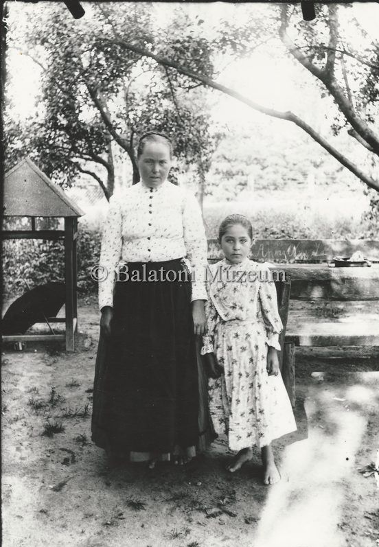 Anya és leánya, Egeraracsa (1910) - Balatoni Múzeum, CC BY-NC-ND