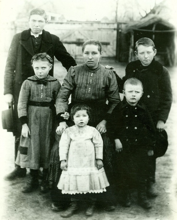 Kiskunhalasi család - Thorma János Múzeum, CC BY-NC-ND