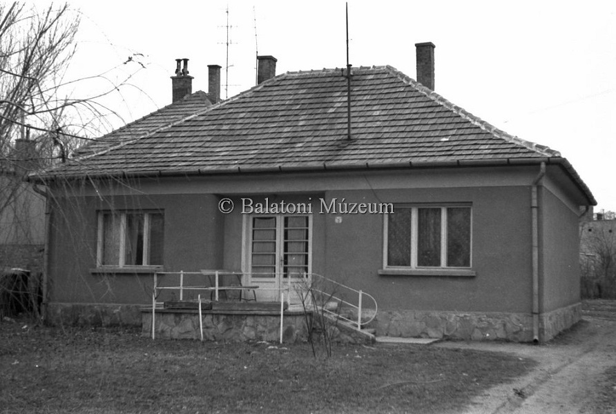 Falusi sátortetős kockaház - Balatoni Múzeum, CC BY-NC-ND
